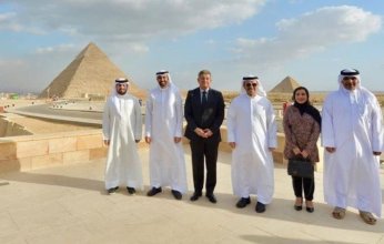 وزير الإعلام البحريني يزور الأهرامات والمتحف المصري الكبير