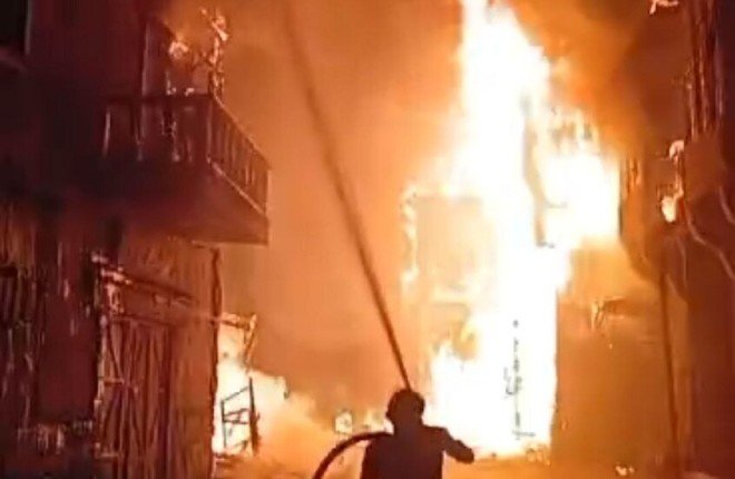 سوريا.. إخماد حريق في موقع تصوير مسلسل "النويلاتي" بمدينة الفيصل الإعلامية بريف دمشق