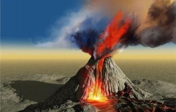 ثوران بركان مارابى بسومطرة فى اندونيسيا وسط تحذيرات مستمرة