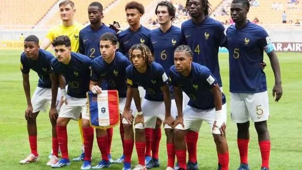 شاهد الأن.. مواجهة قوية بين فرنسا وتشيلي في كأس العالم للناشئين