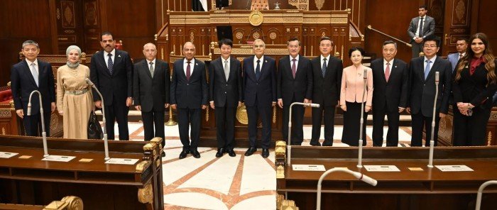 رئيس مجلس الشيوخ يشيد بالعلاقات المصرية الصينية