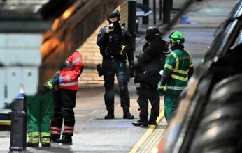 بريطانيا: 10 مصابين بينهم 9 في حالة حرجة جراء حادث طعن داخل قطار