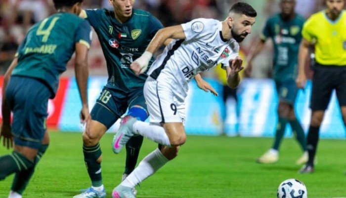 بث مباشر.. شاهد مباراة خورفكان وشباب الأهلي في الدوري الإماراتي