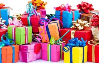 خبيرة الإتيكيت هالة العزب تكشف: إتيكيت تقديم الهدايا النقدية بين المسموح والممنوع