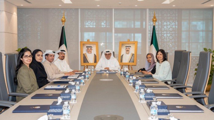 وزير المالية الكويتي يبحث مع المدير الإقليمي لدول مجلس التعاون في البنك الدولي سبل تعزيز التعاون