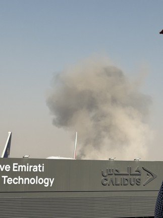 الإمارات.. تحطم مقاتلة خلال عرض جوي في ختام معرض دبي للطيران 2025