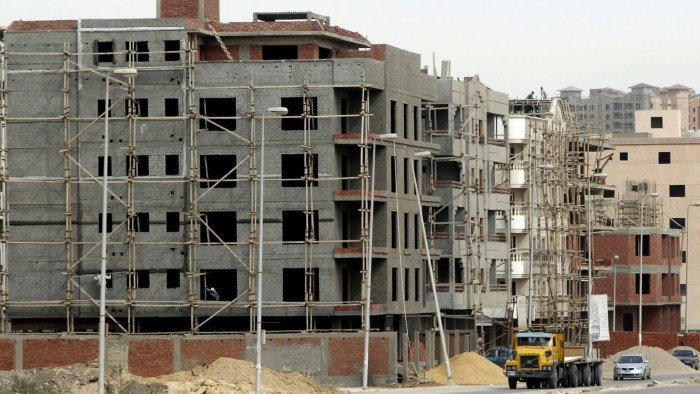 ركود غير مسبوق يضرب السوق العقاري المصري.. ارتفاع الأسعار يجمد حركة البيع والشراء ويزيد الإقبال على الإيجار