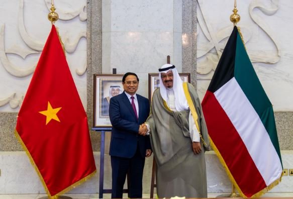 الكويت وفيتنام تتفقان على الارتقاء بالعلاقات إلى مستوى شراكة استراتيجية الكويت وفيتنام تتفقان على الارتقاء بالعلاقات إلى مستوى شراكة استراتيجية