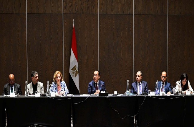مصر.. رئيس الوزراء يلتقى 40 من ممثلي كبرى الشركات والمراكز البحثية بجنوب إفريقيا