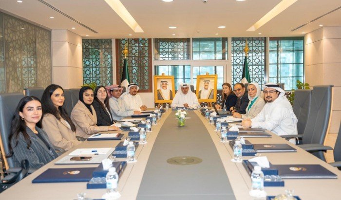الكويت.. وزير المالية يبحث مع الممثل المقيم لبرنامج الأمم المتحدة الإنمائي تعزيز التعاون الكويت.. وزير المالية يبحث مع الممثل المقيم لبرنامج الأمم المتحدة الإنمائي تعزيز التعاون