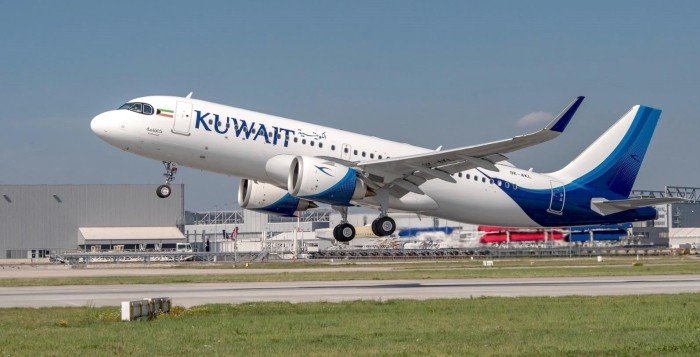 الخطوط (الكويتية) تعيد جدولة رحلاتها من مطار الكويت وإليه نظرا للأحوال الجوية في البلاد الخطوط (الكويتية) تعيد جدولة رحلاتها من مطار الكويت وإليه نظرا للأحوال الجوية في البلاد