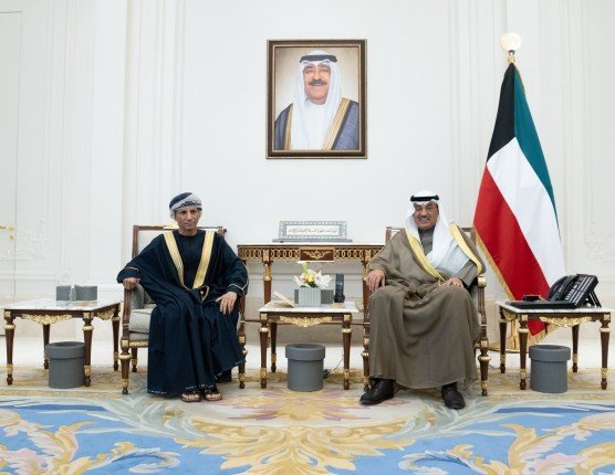 ولي العهد الكويتي يستقبل الممثل الخاص للأمين العام للأمم المتحدة في العراق