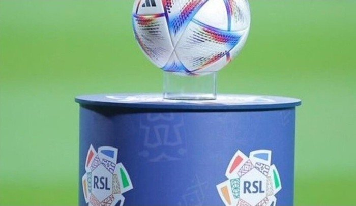 كرة لهب جديدة تهدد استقرار الدوري السعودي بين الهلال والنصر كرة لهب جديدة تهدد استقرار الدوري السعودي بين الهلال والنصر