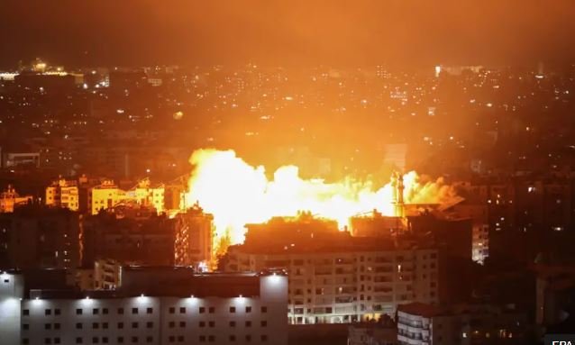 جيش الاحتلال يستهدف جنوب لبنان تزامنا مع زيارة البابا ليو الرابع عشر