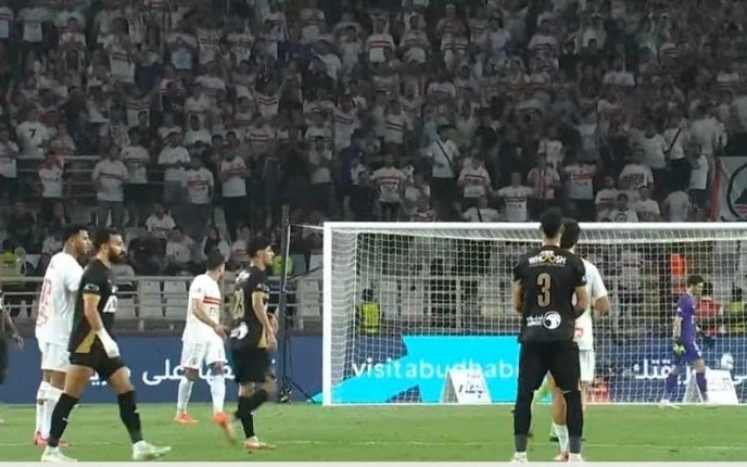 الزمالك يتخطى بيراميدز بضربات المعاناة الترجيحية ويضرب موعدا مع الأهلي في نهائي السوبر المصري الزمالك يتخطى بيراميدز بضربات المعاناة الترجيحية ويضرب موعدا مع الأهلي في نهائي السوبر المصري