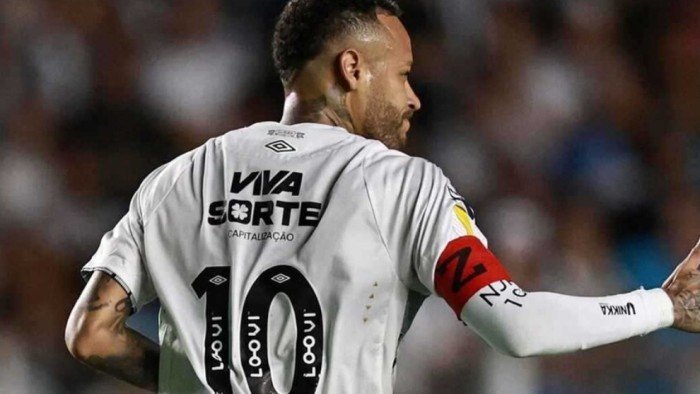 نيمار يقود سانتوس لفوز عريض في الدوري البرازيلي نيمار يقود سانتوس لفوز عريض في الدوري البرازيلي