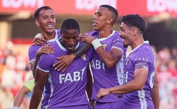 صراع القمة يشتعل في الدوري الإماراتي.. العين يبحث عن تعزيز الصدارة في مواجهة الجزيرة