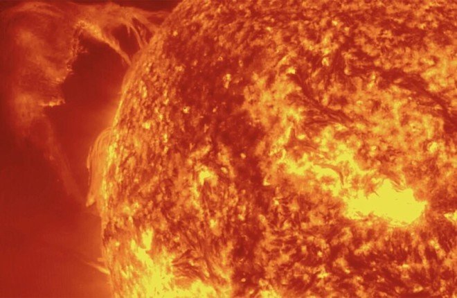 انفصال شواظ شمسي عملاق عن الشمس بحجم 80 ضعف الأرض.. ما التفاصيل؟