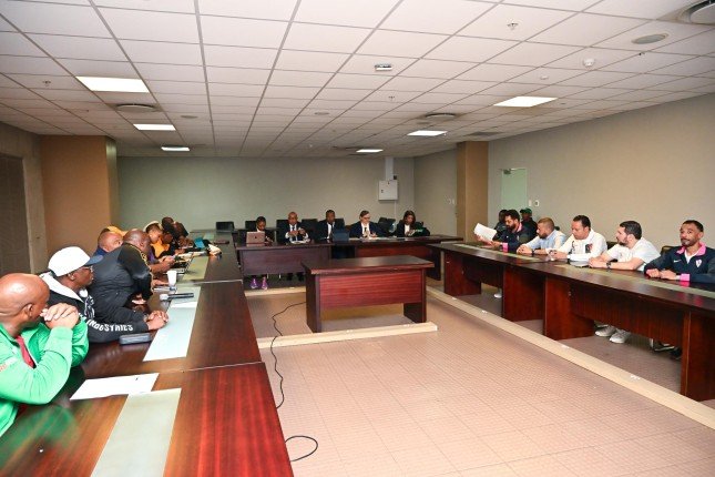 الزمالك بالزي التقليدي أمام كايزر تشيفز الجنوب أفريقي