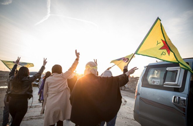 اجتماعات مرتقبة بين "قسد" ودمشق خارج سوريا بضغوط أمريكية لتسريع مسار الاندماج اجتماعات مرتقبة بين "قسد" ودمشق خارج سوريا بضغوط أمريكية لتسريع مسار الاندماج