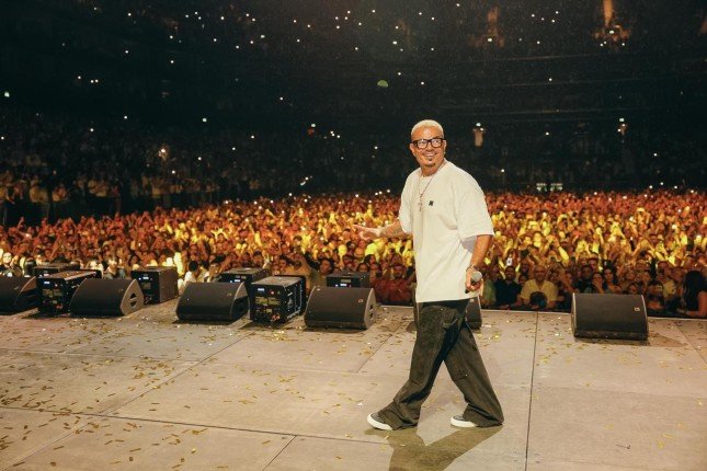 عمرو دياب يتألق في دبي بحفل أسطوري.. يرتدي مفتاح الحياة ويحيّي افتتاح المتحف المصري الكبير عمرو دياب يتألق في دبي بحفل أسطوري.. يرتدي مفتاح الحياة ويحيّي افتتاح المتحف المصري الكبير