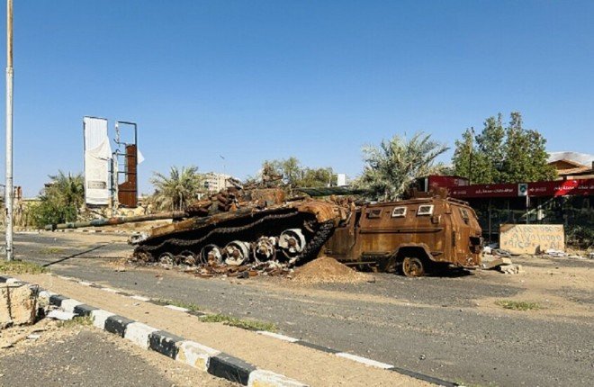 ماذا يحدث في السودان؟.. الجيش يعلن تدمير مخازن وعتاد عسكري لقوات "الدعم السريع" قرب المثلث الحدودي