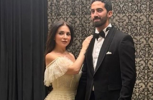 شاهد.. أول ظهور لـ مي عز الدين مع زوجها أحمد تيمور بعد عقد قرانهما شاهد.. أول ظهور لـ مي عز الدين مع زوجها أحمد تيمور بعد عقد قرانهما