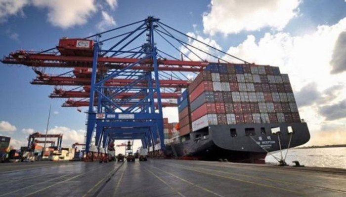 قفزة في الصادرات المصرية غير البترولية: 40.6 مليار دولار خلال 10 أشهر وتراجع ملحوظ في العجز التجاري