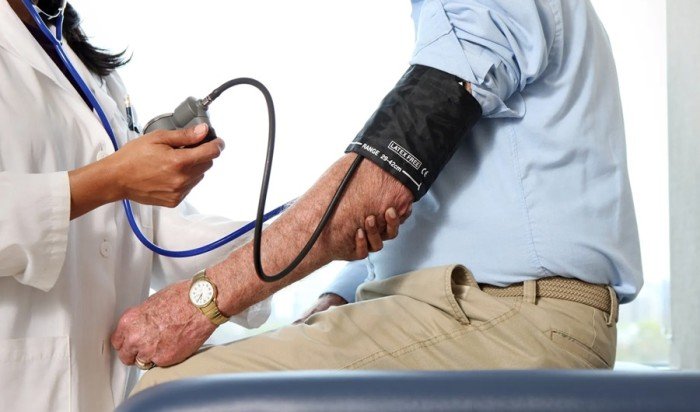 علاج حراري منزلي يُظهر نتائج واعدة في خفض ضغط الدم لدى كبار السن علاج حراري منزلي يُظهر نتائج واعدة في خفض ضغط الدم لدى كبار السن