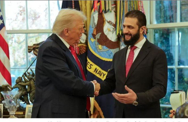 شاهد | بالفيديو.. هدية غامضة من ترامب للشرع تثير جدلًا واسعًا