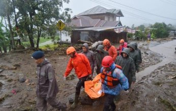 اندونيسيا: مقتل 84 وفقدان العشرات في فيضانات وانهيارات ضربت جزيرة سومطرة
