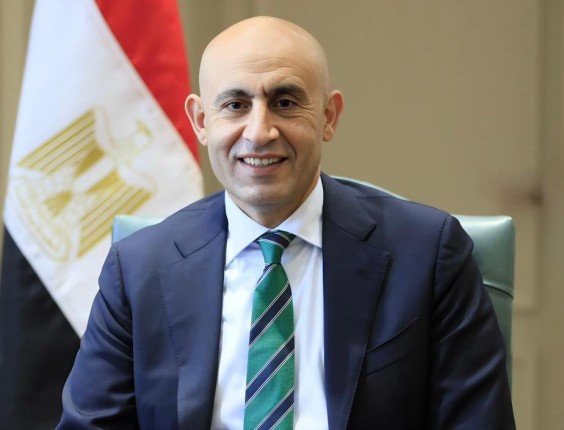 التعليم تسمح بنزول سن قبول الطلاب المصريين في الخارج شرط الالتحاق بمدارس خاصة عند العودة