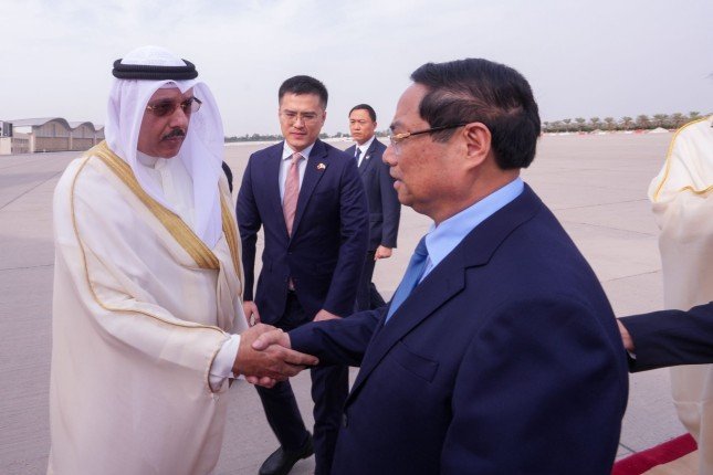 رئيس وزراء جمهورية فيتنام يصل الكويت في زيارة رسمية رئيس وزراء جمهورية فيتنام يصل الكويت في زيارة رسمية