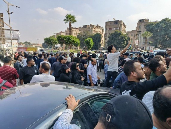 بالصور.. جنازة المطرب الشعبي الراحل إسماعيل الليثي