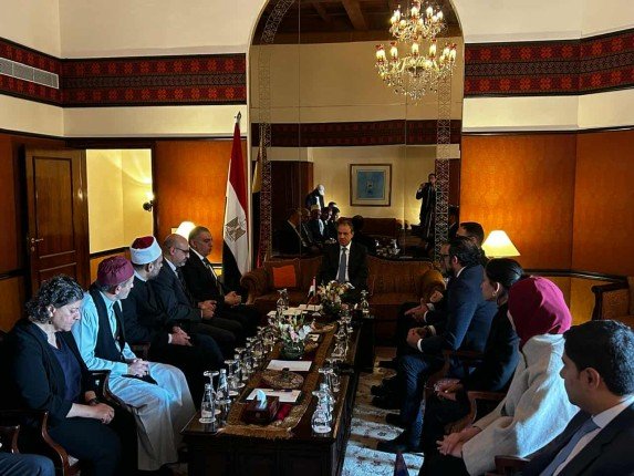 عبد العاطي يلتقي أعضاء الجالية المصرية بإسلام آباد.. ما التفاصيل؟ عبد العاطي يلتقي أعضاء الجالية المصرية بإسلام آباد.. ما التفاصيل؟