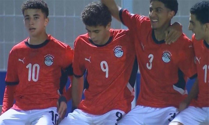 منتخب مصر للناشئين يختتم استعداداته لمواجهة سويسرا في دور الـ32 من مونديال قطر منتخب مصر للناشئين يختتم استعداداته لمواجهة سويسرا في دور الـ32 من مونديال قطر