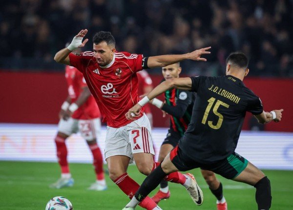 اشتباكات وإصابات بمباراة الأهلي والجيش الملكي المغربي