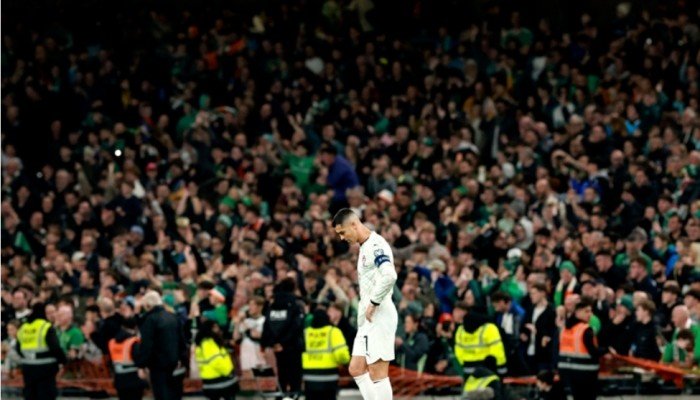 "فيفا" يصدر قرارا تأديبيا بحق رونالدو