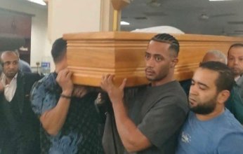 بالصور.. جانب من جنازة والد الفنان محمد رمضان