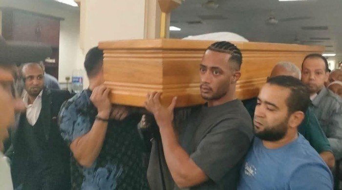 بالصور.. جانب من جنازة والد الفنان محمد رمضان بالصور.. جانب من جنازة والد الفنان محمد رمضان