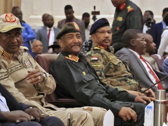 وسط اشتعال الصراع في السودان.. مناطق الجيش تصبح الملاذ الآمن للنازحين وسط اشتعال الصراع في السودان.. مناطق الجيش تصبح الملاذ الآمن للنازحين