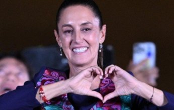 رئيسة المكسيك تتعرض للتحرش وسط حراسها.. .ماذا فعلت