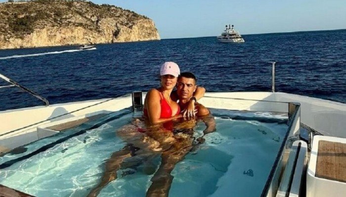 حقيقة شراء رونالدو يختا فخم من تونس