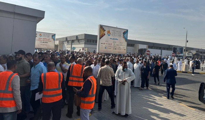 بالصور.. جانب من تصويت المصريين في الكويت بالمرحلة الأولى من انتخابات مجلس النواب بالصور.. جانب من تصويت المصريين في الكويت بالمرحلة الأولى من انتخابات مجلس النواب