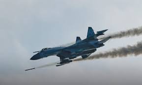 الجيش السوداني يشن ضربات جوية دقيقة على مواقع "الدعم السريع" في نيالا.. ماذا يحدث؟