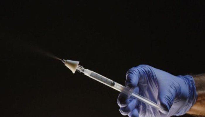 اختراق طبي جديد.. لقاح أنفي واعد ضد عدة سلالات من إنفلونزا الطيور