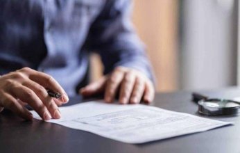 رجل روسي يغير اسمه مرة كل عام.. والسبب صادم؟