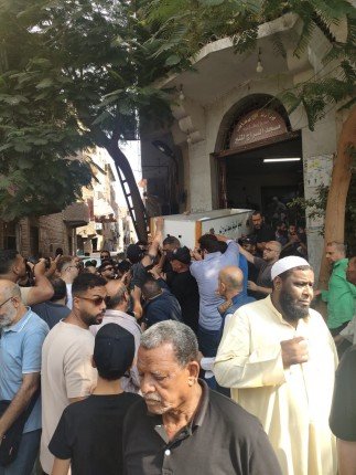 بالصور.. جانب من جنازة الكاتب المصري الراحل أحمد عبد الله بالصور.. جانب من جنازة الكاتب المصري الراحل أحمد عبد الله