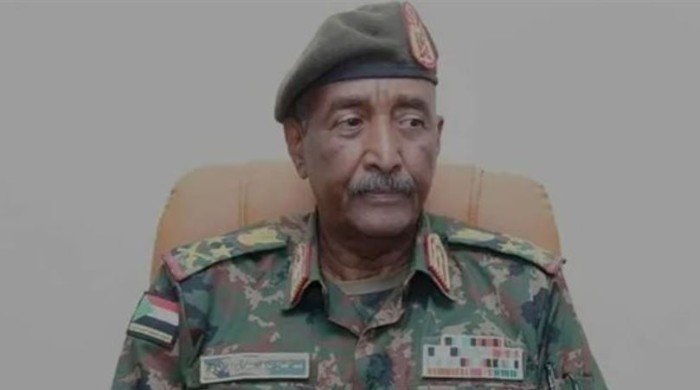 البرهان يبحث مع الرئيس الإريتري الأوضاع بالمنطقة