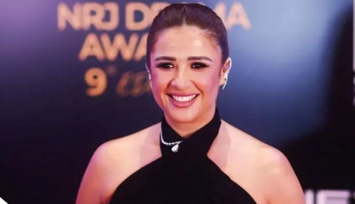 ياسمين عبد العزيز في ضيافة منى الشاذلي.. قريبا